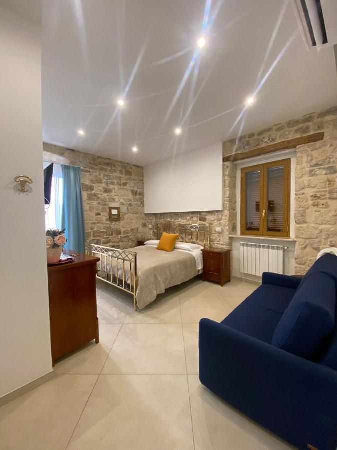 Dimora Del Carmine Hotel Bari Buitenkant foto