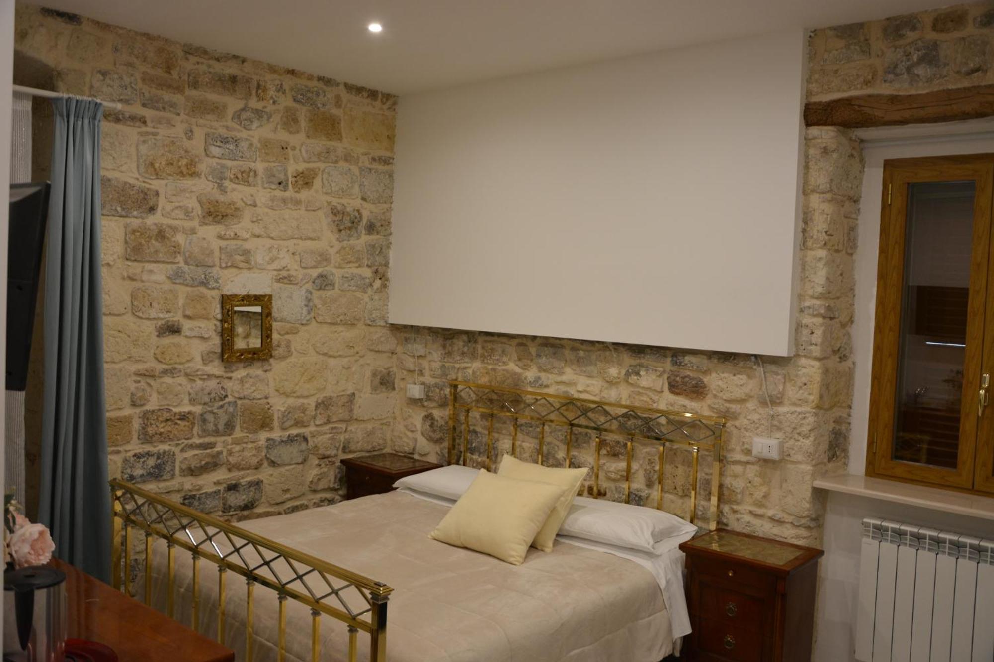 Dimora Del Carmine Hotel Bari Buitenkant foto