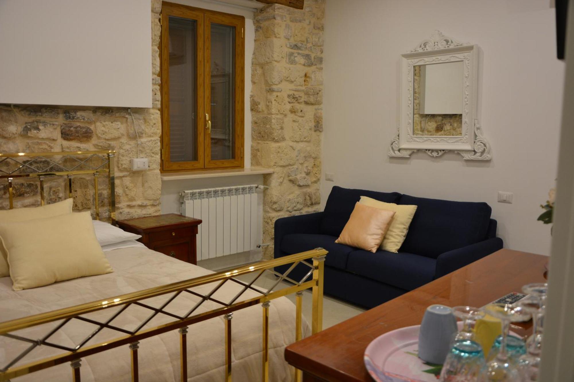 Dimora Del Carmine Hotel Bari Buitenkant foto