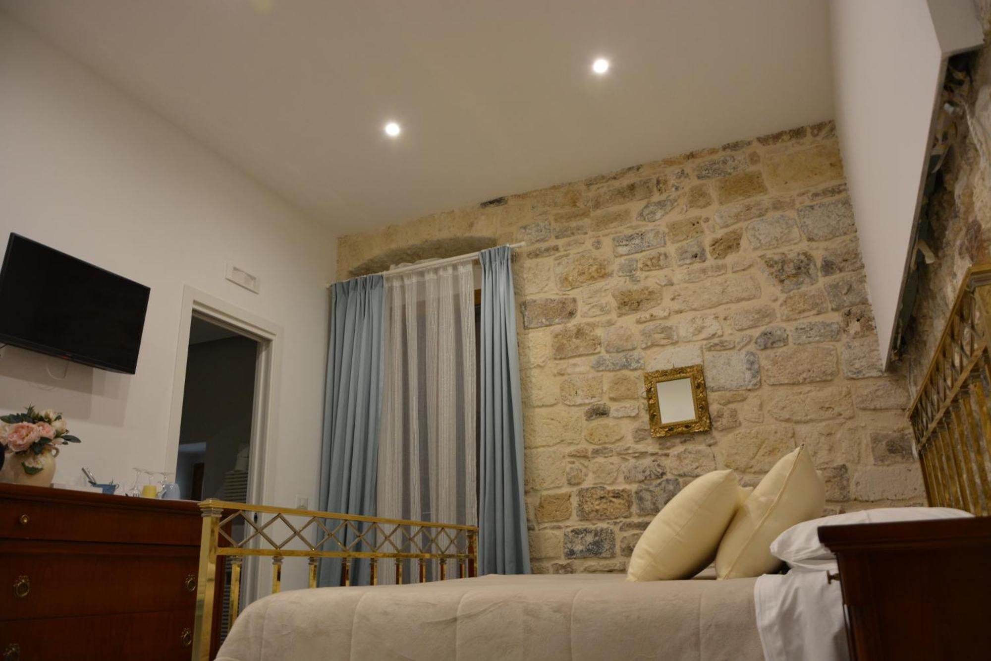 Dimora Del Carmine Hotel Bari Buitenkant foto