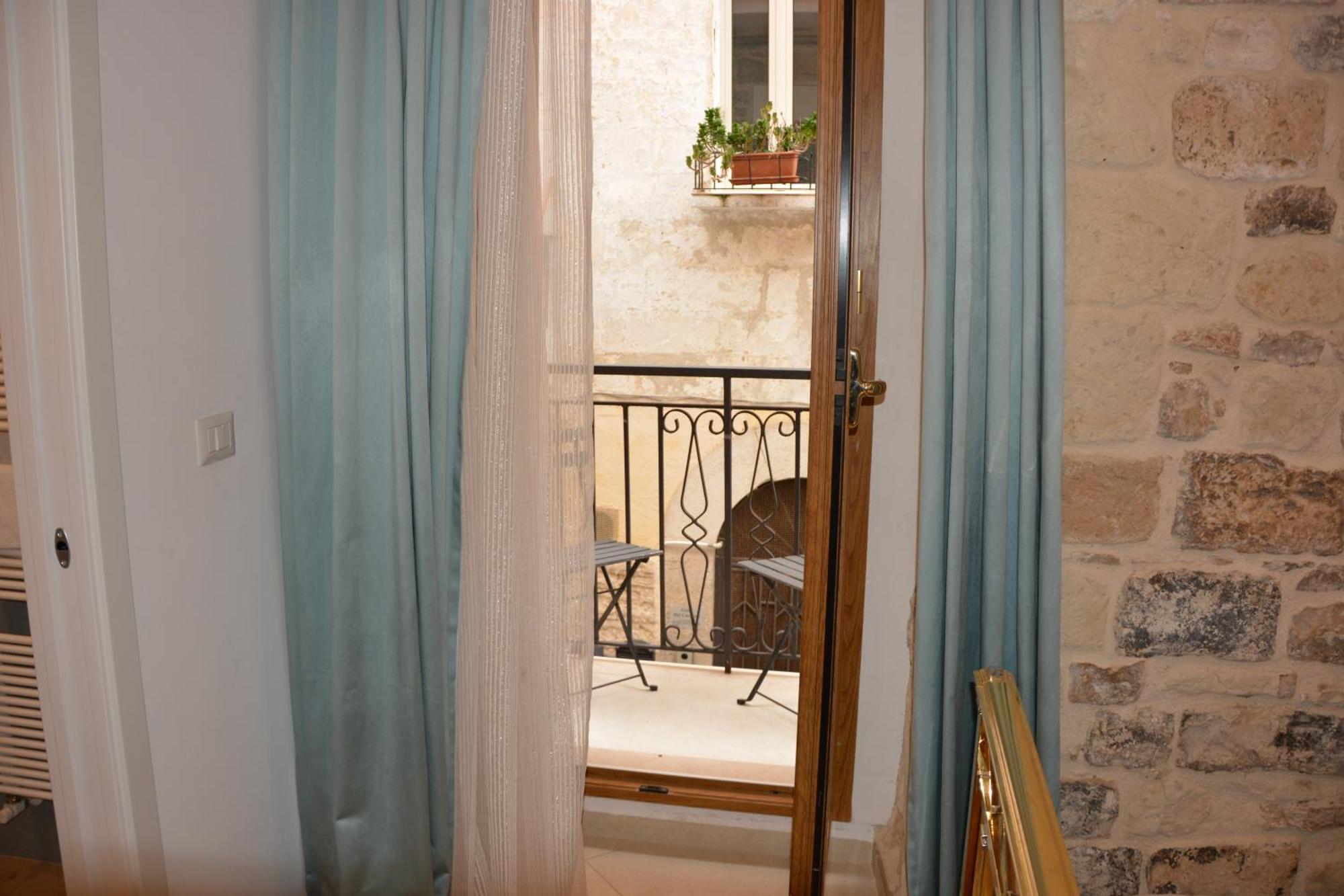 Dimora Del Carmine Hotel Bari Buitenkant foto