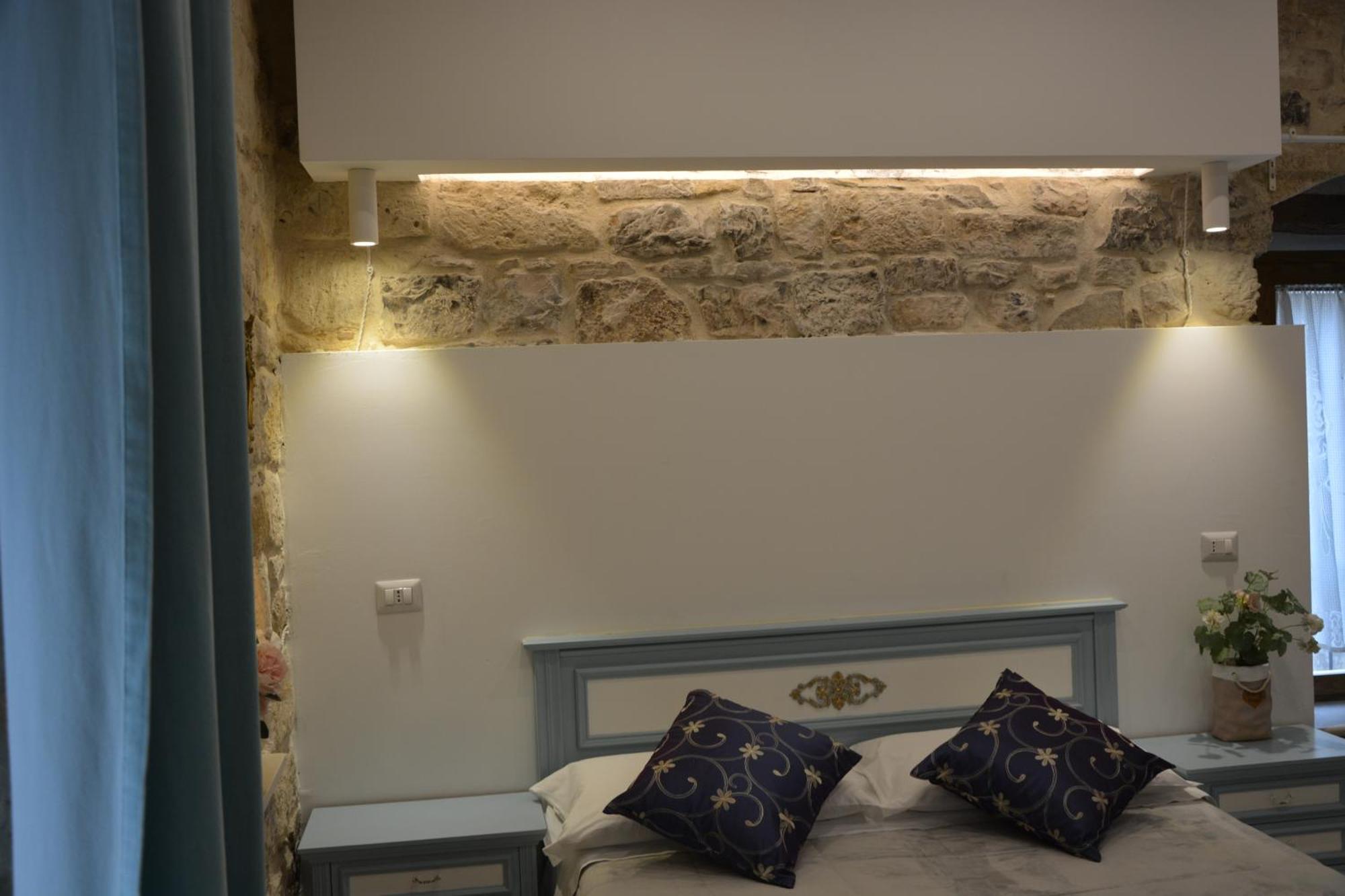 Dimora Del Carmine Hotel Bari Buitenkant foto